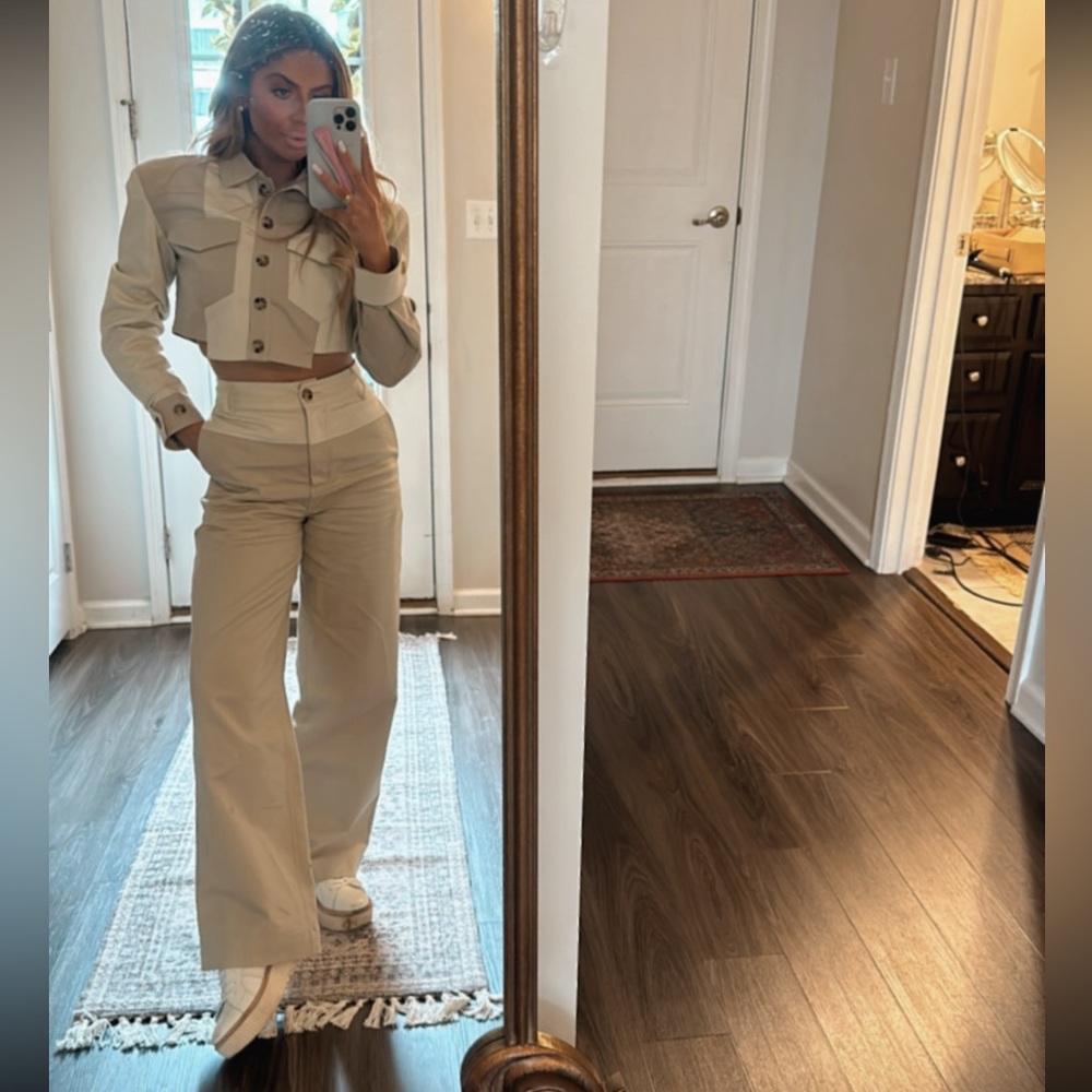 Camila Coelho Araceli Cropped Jacket and Pant - Picture 4 of 9